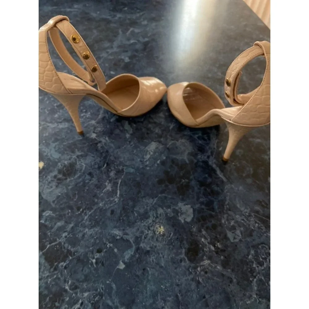 Burberry Triple Stud Embossed Leather Pe - Picture 6 of 8